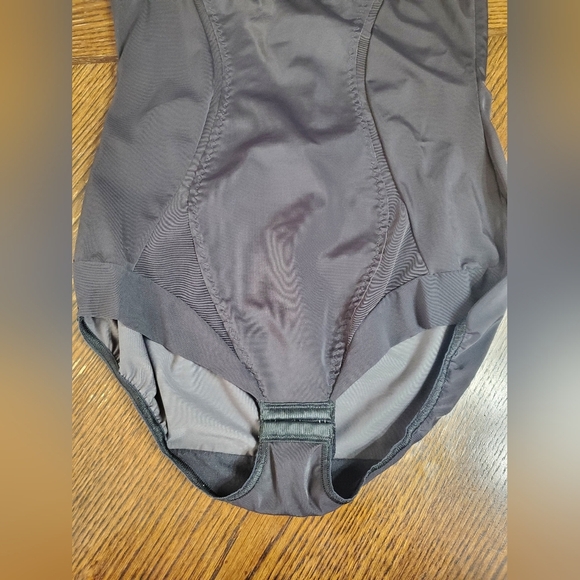 Maidenform Classic Black Apparel - Picture 4 of 5